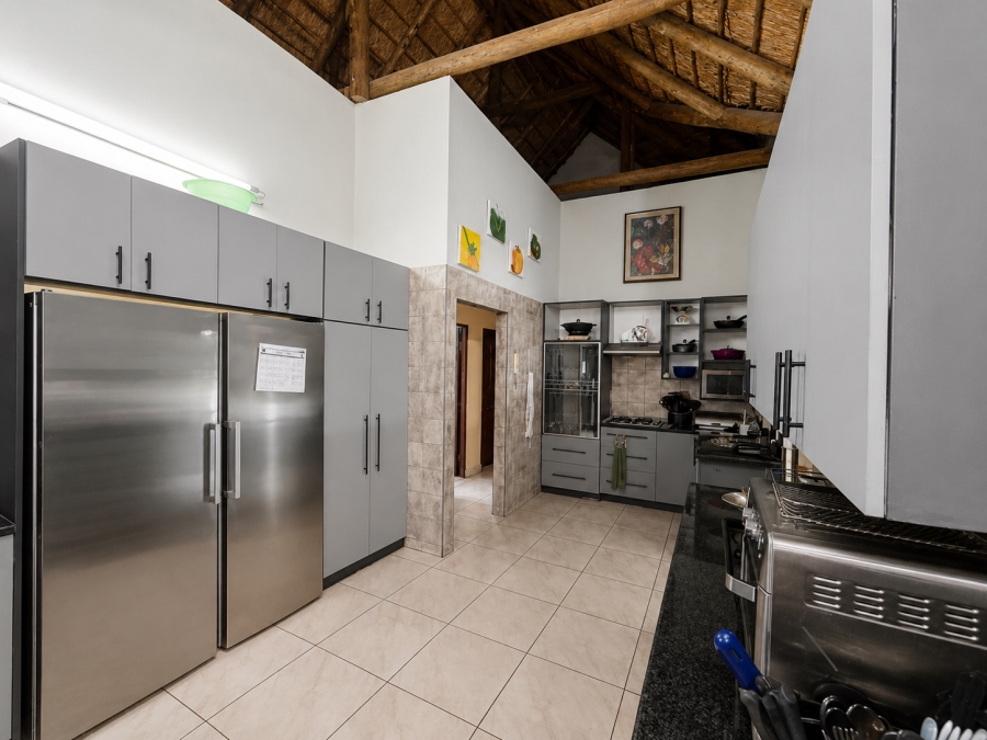 5 Bedroom Property for Sale in Melodie North West